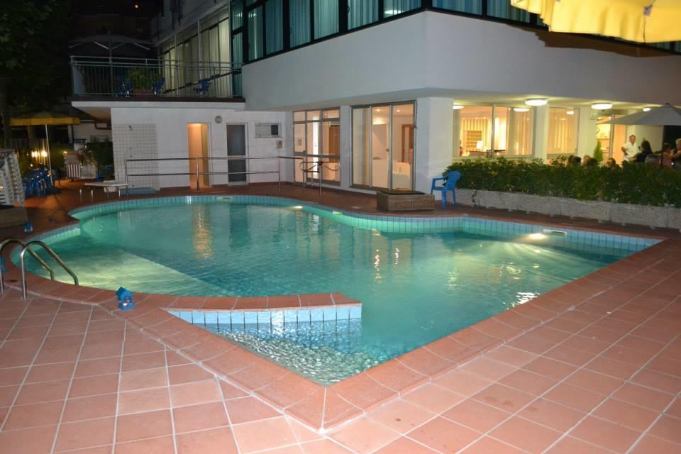 Hotel Mario チェゼナーティコ エクステリア 写真